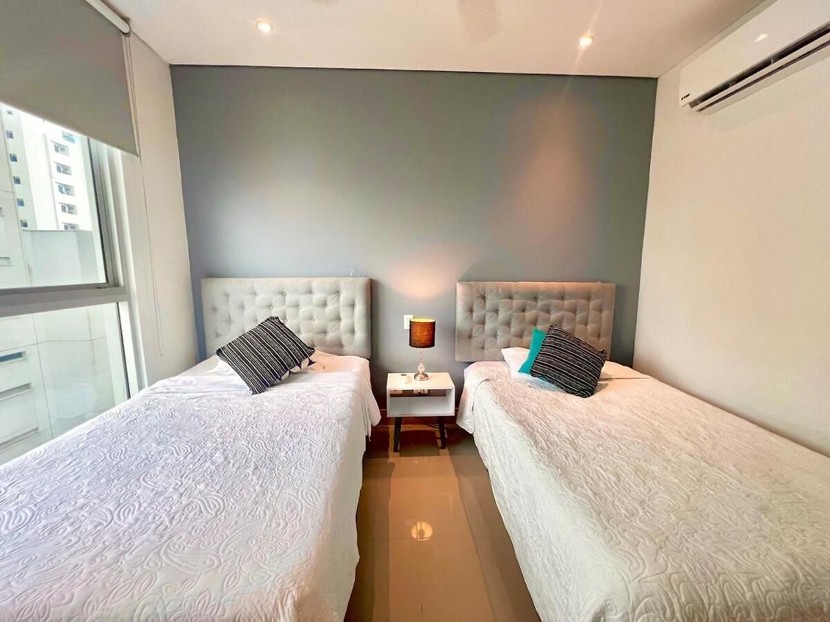 Apartamento De Tres Frente Al Mar *