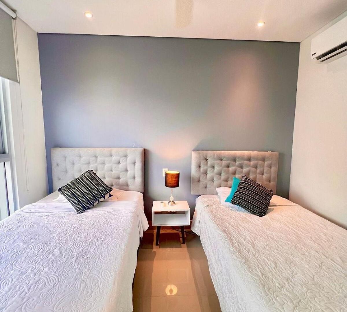 Apartamento De Tres Frente Al Mar *