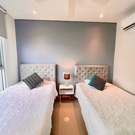 Apartamento De Tres Frente Al Mar *