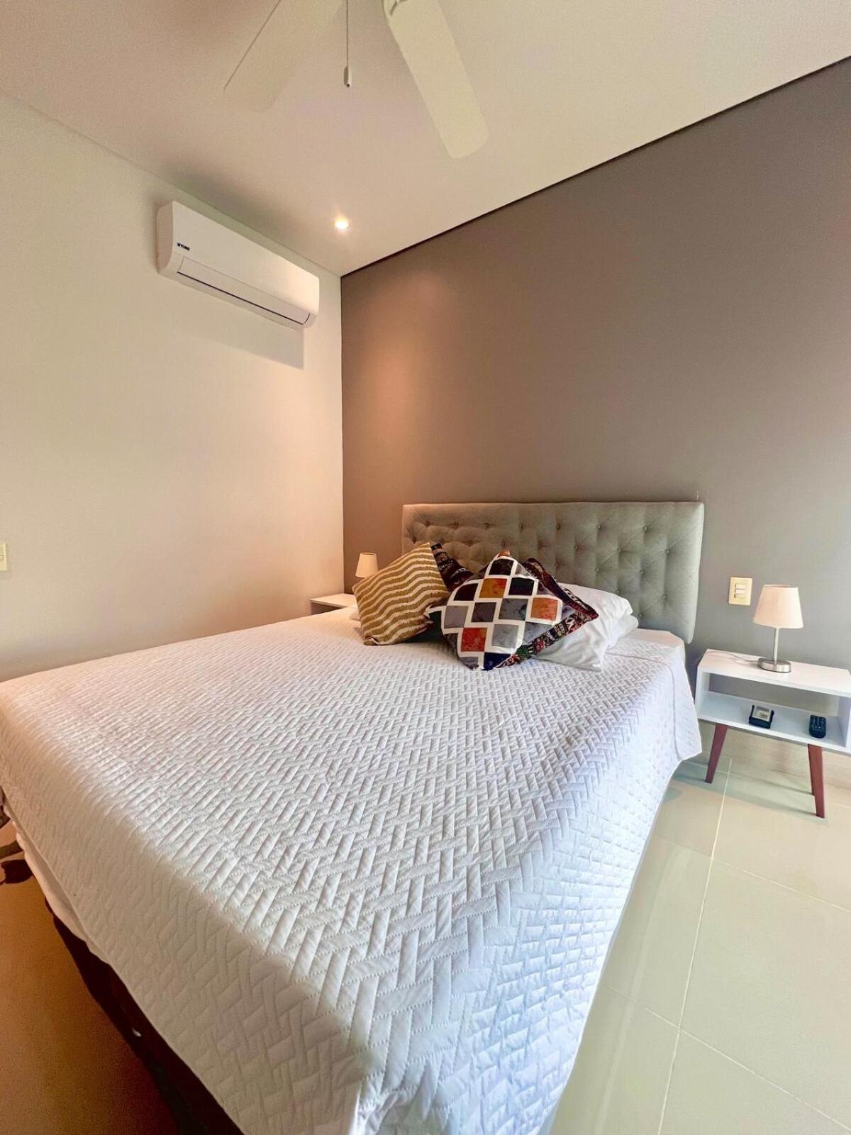 Apartamento De Tres Frente Al Mar *