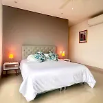Apartamento de tres habitaciones frente al mar